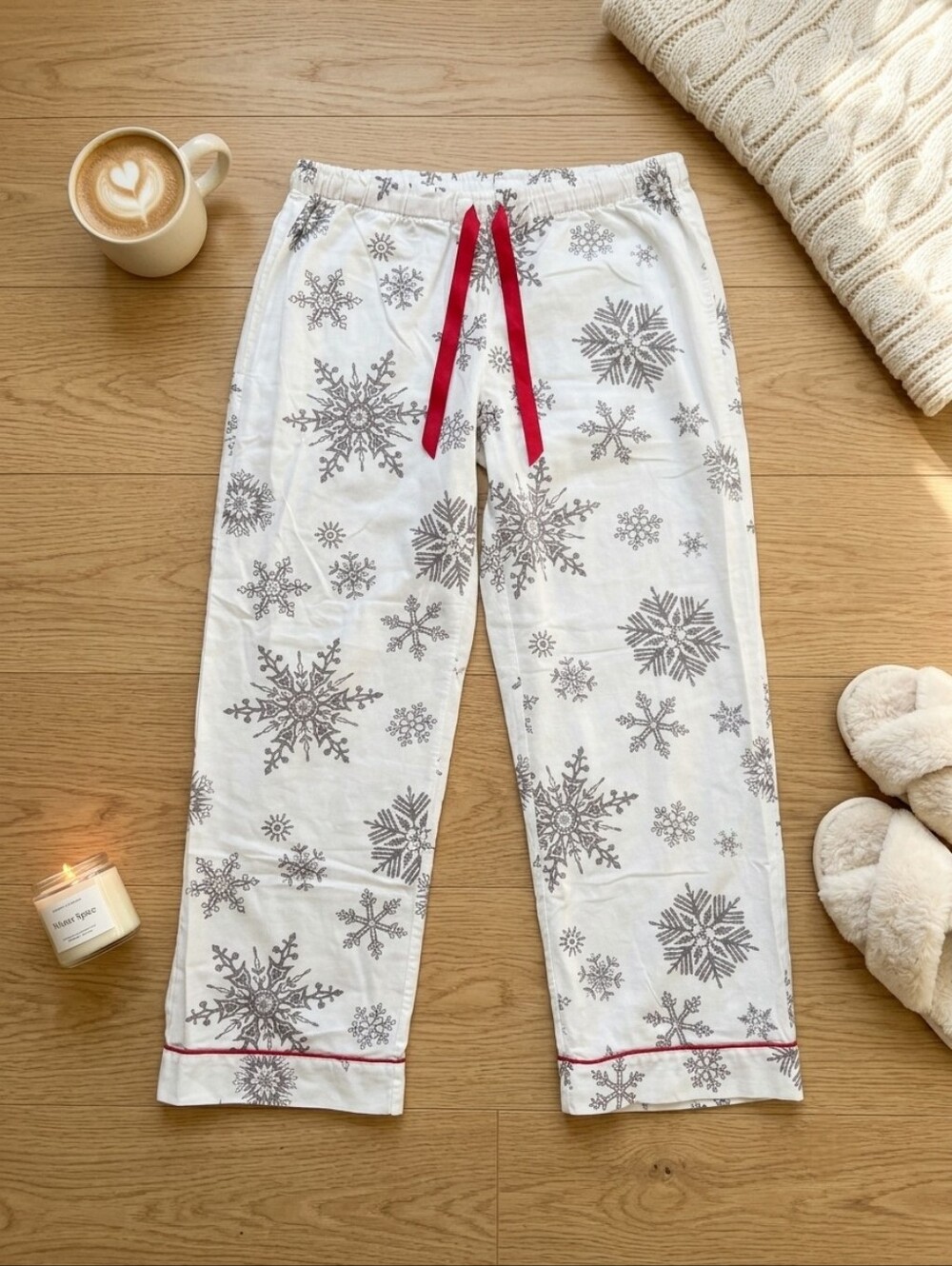 Victoria's Secret Flannel Snowflake PJ Pants Women's Size M Short Christmas Loun
